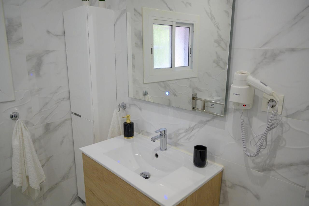 Relax House Barcelone Villa Sant Esteve Sesrovires Dış mekan fotoğraf